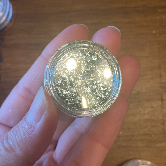 Bundle: Chrome Nail Dips and gems - Picture 6 of 10